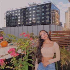 Meet your Posher, Laura